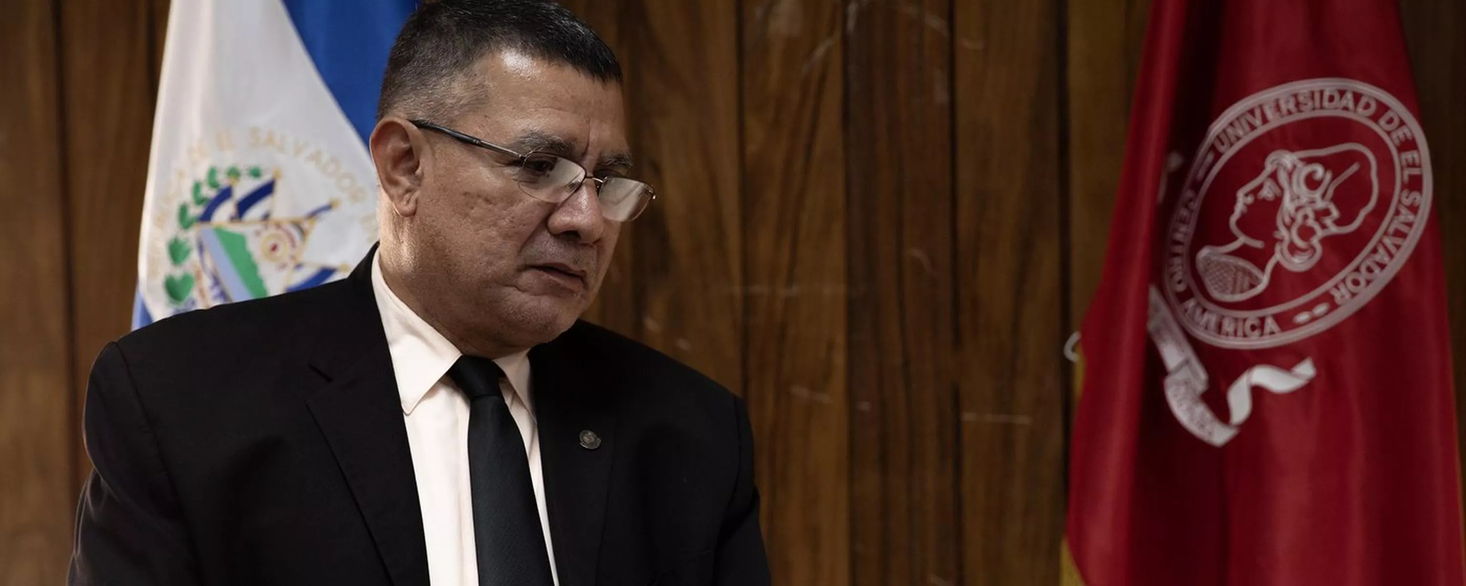 Carlos Martínez, Victoria Delgado